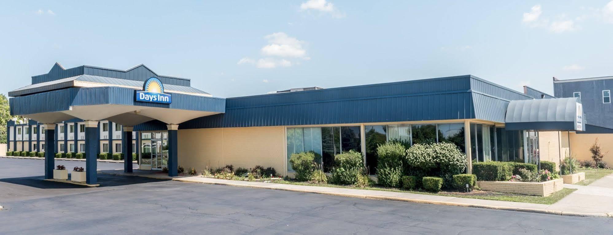 Columbus Grand Hotel & Banquet Center Exterior photo